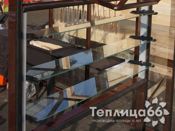 Форточка жалюзийная для теплиц botanik на 3 стекла